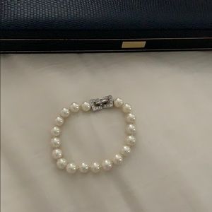 Brooks Brothers pearl bracelet